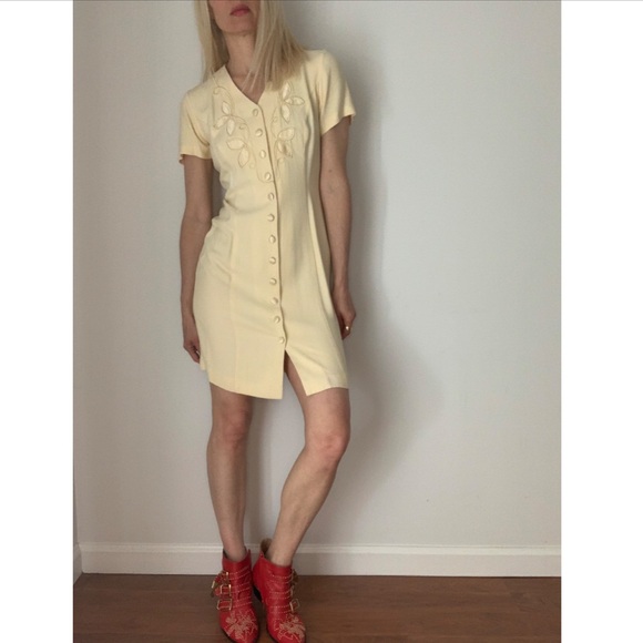 Vintage 90s Pale Yellow Pastel Button-Dowm Floral Embroidered Mini Dress… - Picture 2 of 13